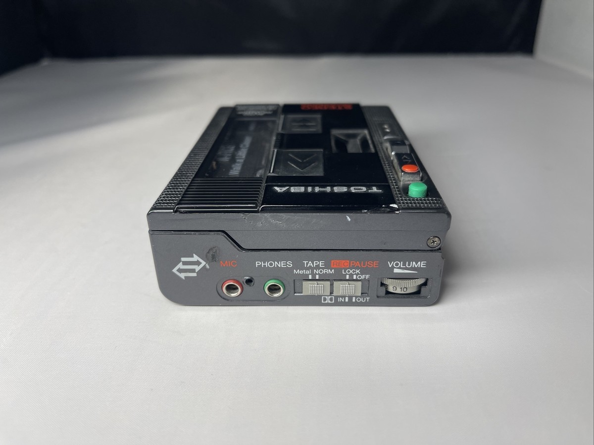 Vintage Toshiba KT-RS1 Cassette Tape Radio Walkman w/ Clip Vintage Toshiba KT-RS1 Cassette Tape Radio Walkman w/ Clip
