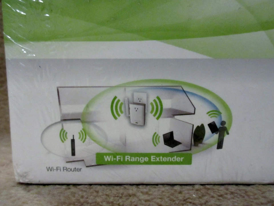 New Amped Wireless High Power Range Extender with AC Pass-Thru REC22PG  - Image 3 of 4
