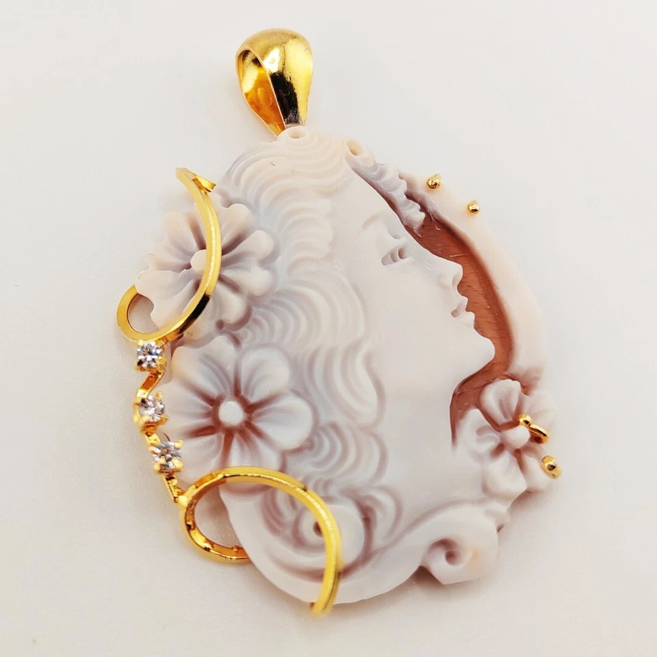 Ciondolo Cammeo in argento 925 dorato cammeo inciso a mano gioiello artigianale - Immagine 3 di 4