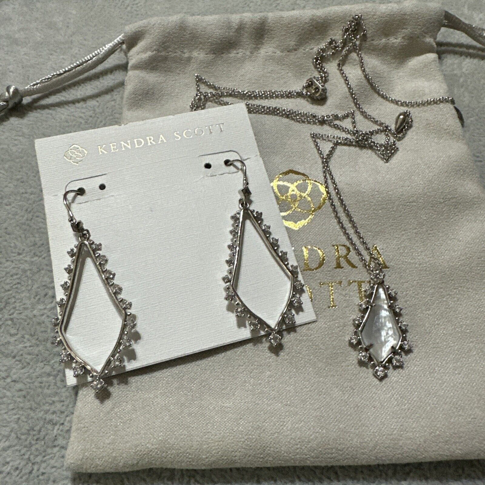 New Kendra Scott Bea Drop Necklace and  Earrings … - image 2