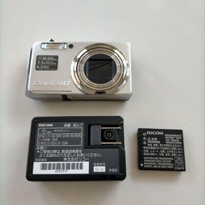 Ricoh Caplio Series Caplio R7 Silver 7.1X Optical Zoom 8MP Ricoh Caplio Series Caplio R7 Silver 7.1X Optical Zoom 8MP