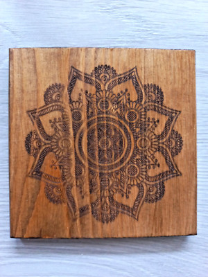 Mandala Tannenholz graviert Untersetzer 4er Set - Hindu Buddhismus Achtsamkeit Meditation