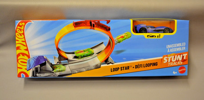 Mattel Hot Wheels Stunt Tracks - Loop Star Looping Held mit Auto FTH82