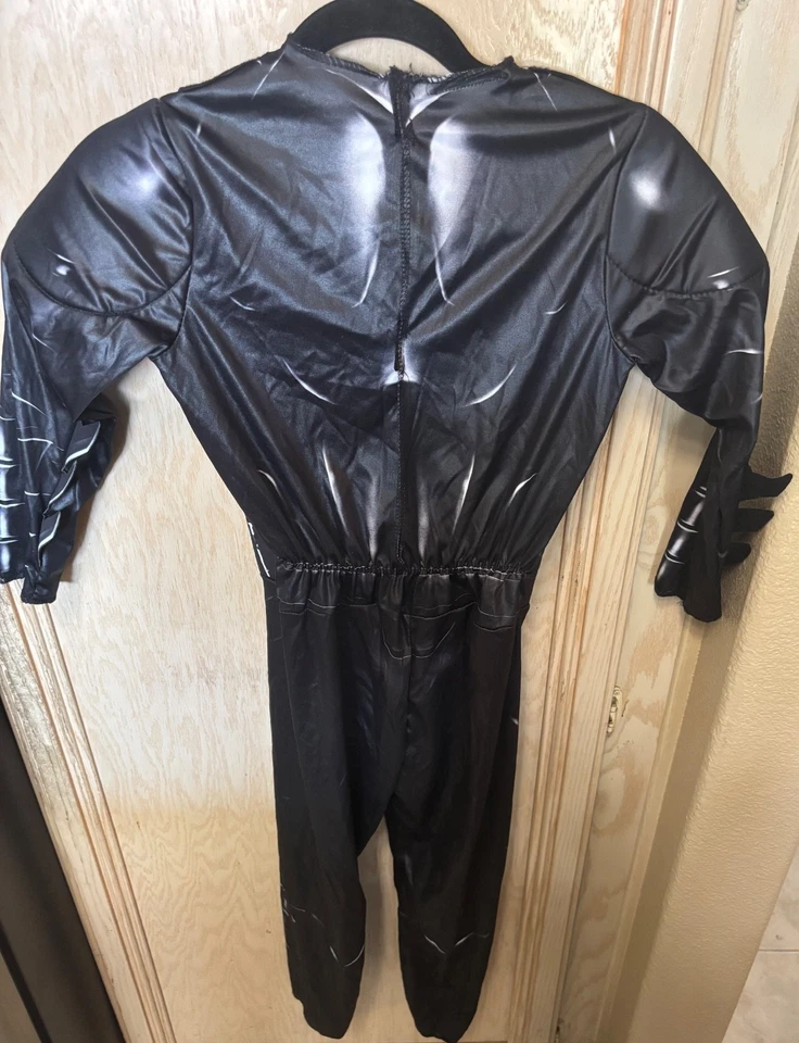 Rubie's Boy's DC: The Flash Movie Batman (Keaton) Costume Size M NO MASK OR CAPE - Image 2 of 4