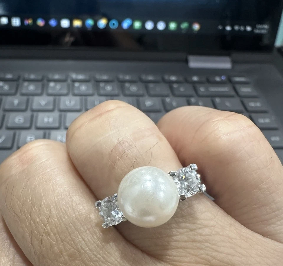 Anillo para mujer Park Lane tono plateado único imitación circonita cúbica perla talla 8 detalles firmado Foto 3 de 4