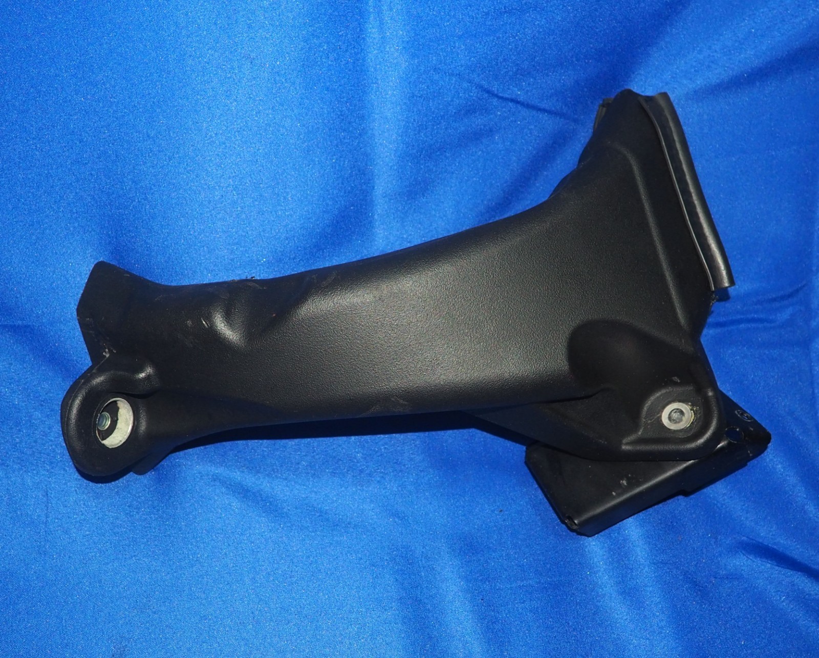 2022-2026 Maserati MC20 MCPura Passenger Right Air Intake Hose Tube Duct OEM