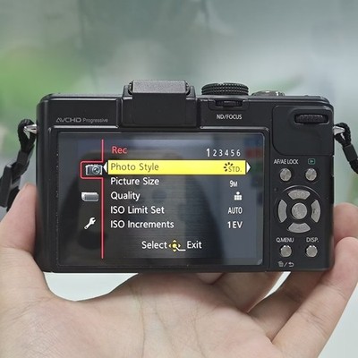 Panasonic LUMIX DMC-LX7 10.1MP Digital Camera - Black for sale