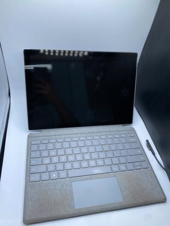 Microsoft Surface Pro 5 Tablet i7 8GB RAM 256GB SSD Win 10 Microsoft Surface Pro 5 Tablet i7 8GB RAM 256GB SSD Win 10