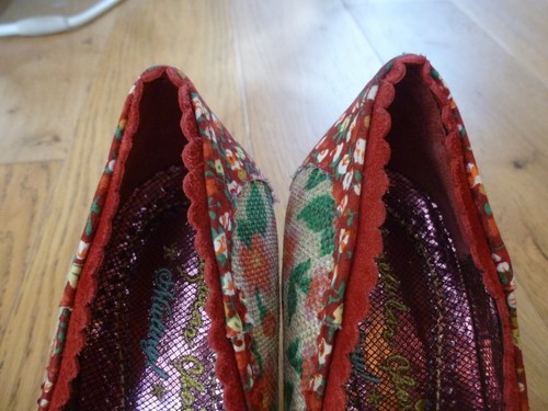 Irregular Choice Tacones Florales Rojos Golondrina EUR Talla 38 Reino Unido Talla 5 En Caja inc Reino Unido P+P - Imagen 5 de 14