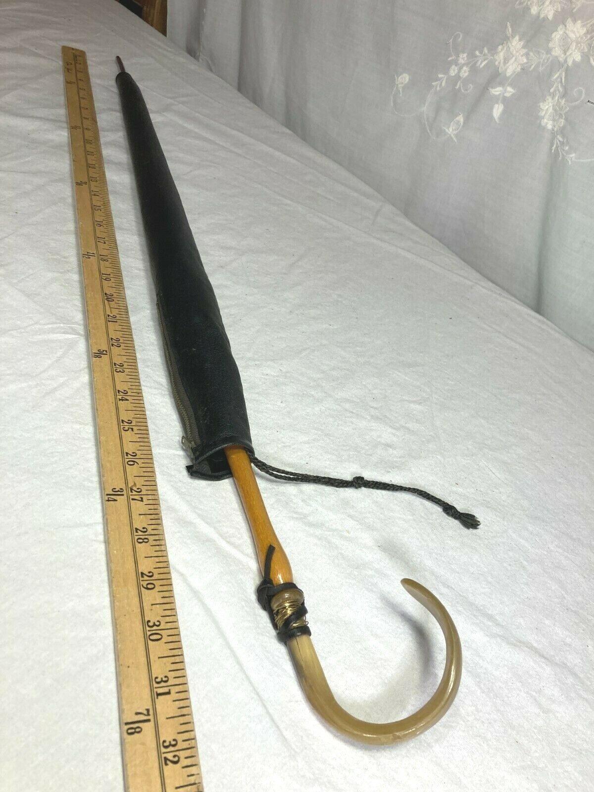 Vintage Umbrella with Bakelite Handle (Made in Japan) Gem