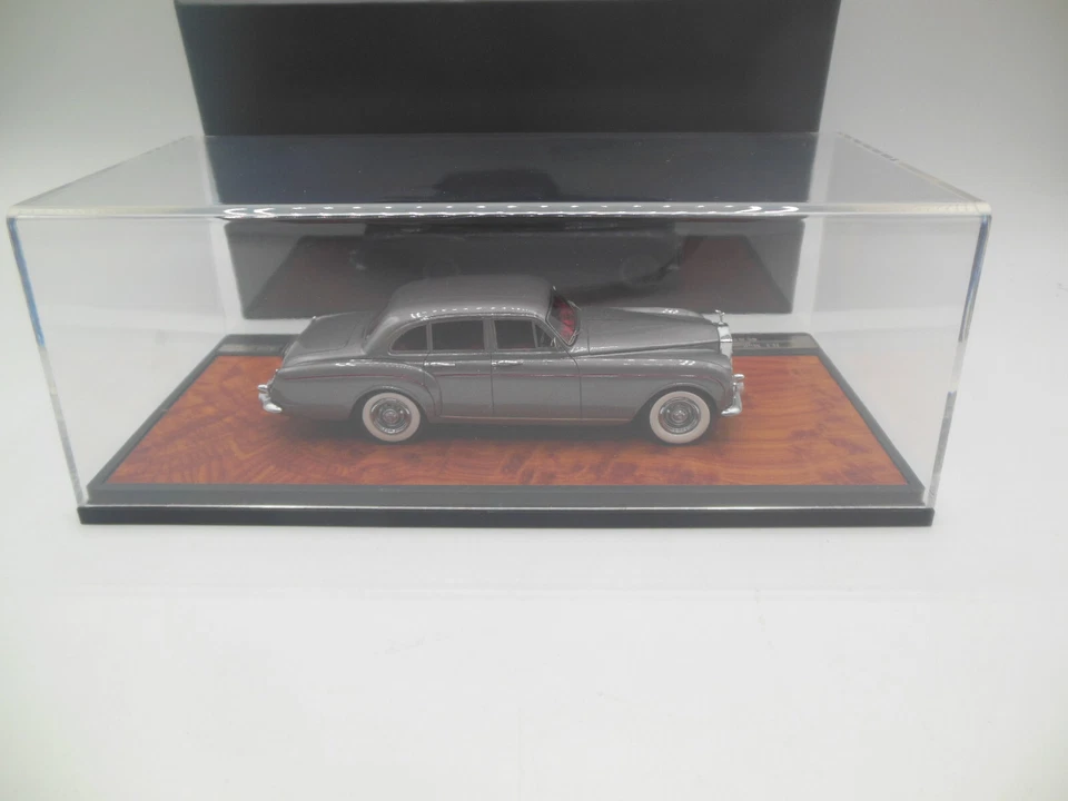 Modelos a escala Matrix Mx 11705-081 1965 Bentley H J Mulliner SC III Flying Spur Foto 3 de 4