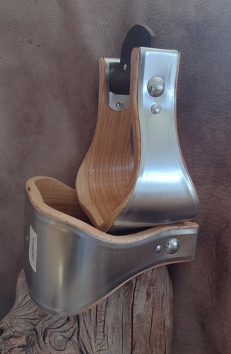 New Wide USA Made 4" Metal Bound Bell Stirrups. G&E - Picture 4 of 5