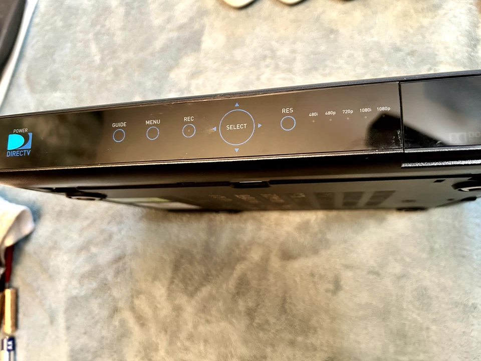 DIRECTV HR44-200 HD DVR Receiver w/ C51-700 Mini Genie Home Client Bundle - Image 3 of 4