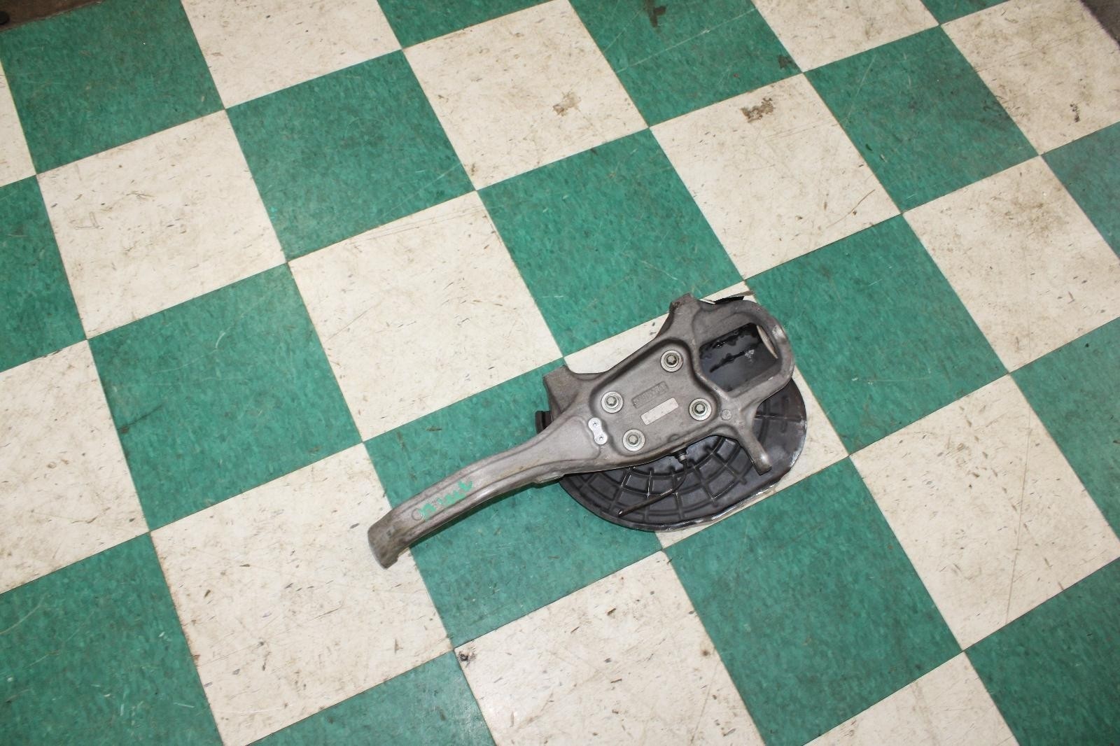 Maserati Ghibli 2014-2017 Front Left Steering knuckle