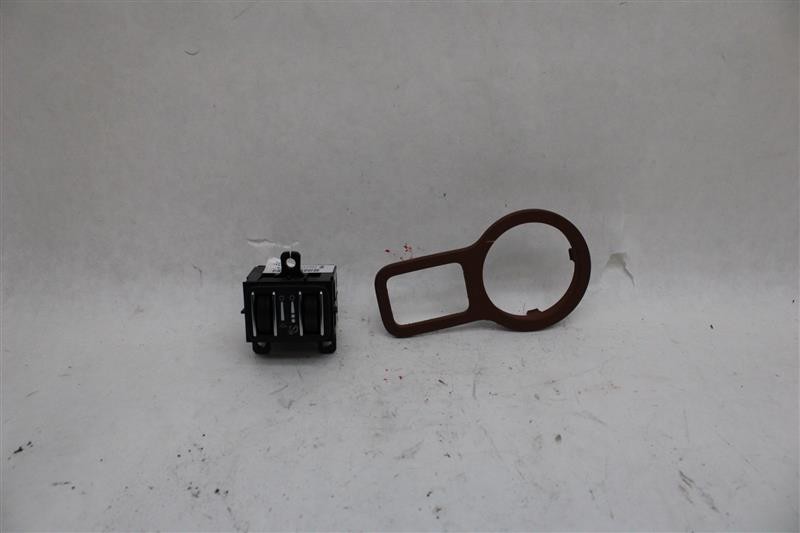 FRONT DOOR WINDOW SWITCH Maserati Quattropo 2014 14 68141052AC 1094325