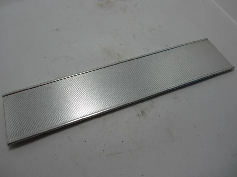 Placa de eliminación de radio Studebaker Commander Cruiser Daytona Lark 63-65 NOS 1353849 Foto 3 de 3