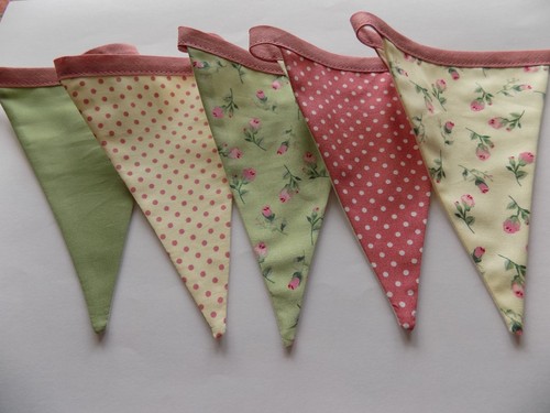 Vintage Style Floral Bunting Rose & Hubble Spots Flowers Fabric Handmade 1-3 m - Picture 2 of 6