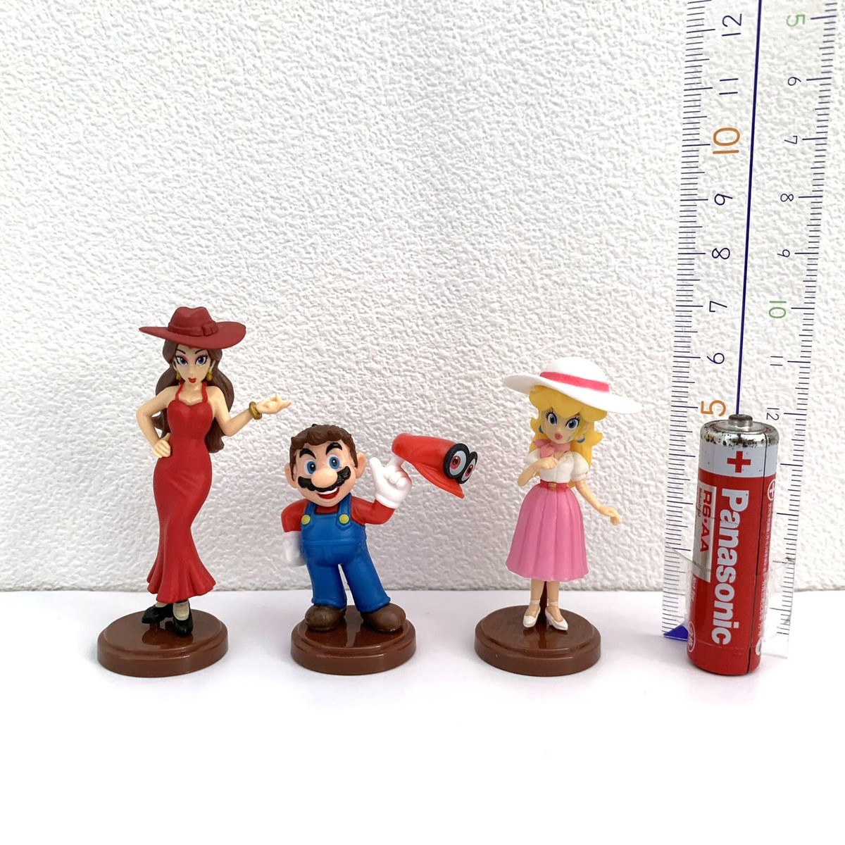 princess-peach-vs-pauline-pauline-peach-daisy-rosalina-anatomy