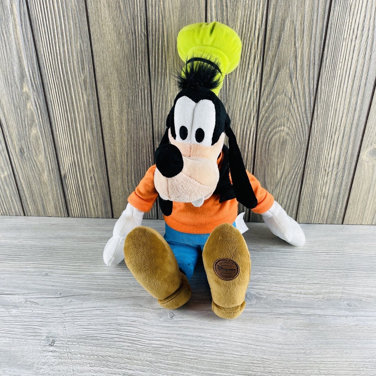 Disney Store Authentic Goofy Plush. Preowned. Disney Store Large