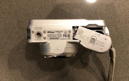 FOR PARTS NOT WORKING Nikon Coolpix Camera L5 VR Point and Shoot Camera - Picture 3 of 7