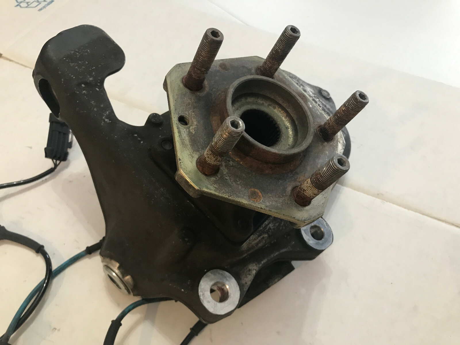 2007 Maserati Quattroporte M139 Right Front Passenger Spindle Knuckle Hub 