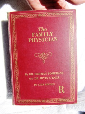 VINTAGE 1957 De Luxe Edition: THE FAMILY PHYSICIAN Herman Pomeranz Irving Koll