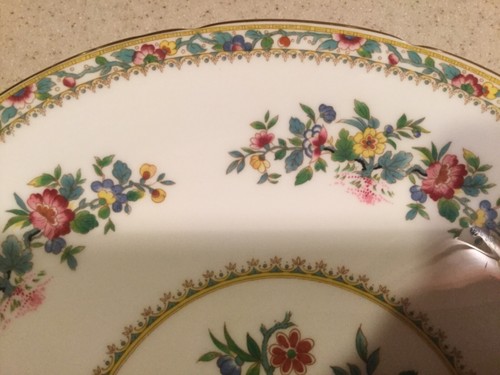 Coalport (England) Ming Rose Scalloped Dinner Plate MINT - Picture 3 of 7