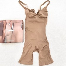 SKIMS Sculpting Mid Thigh Bodysuit Sienna Shapewear Medium Open Gusset Low Back