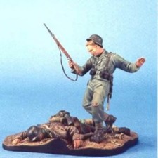 1/35 WW2 Military Wounded Soldier RESIN FIGURE MODEL KIT Unassembled Unpainted