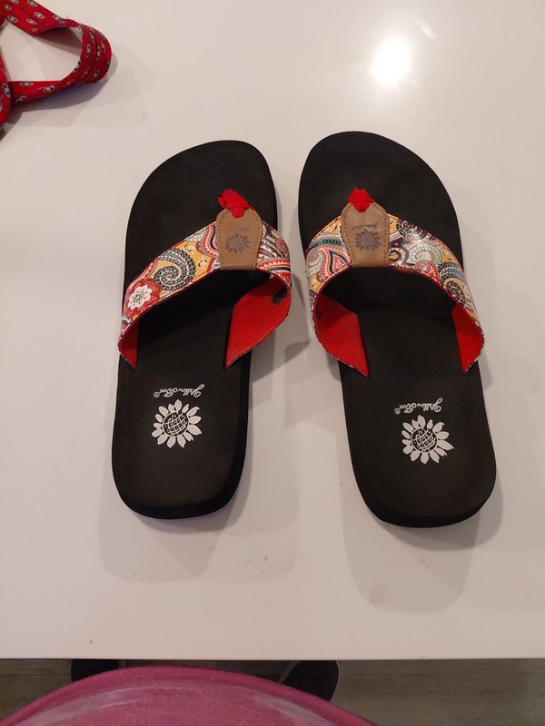 Yellow Box Flander Red Paisley  Print Flip Flops - Women's Size 7