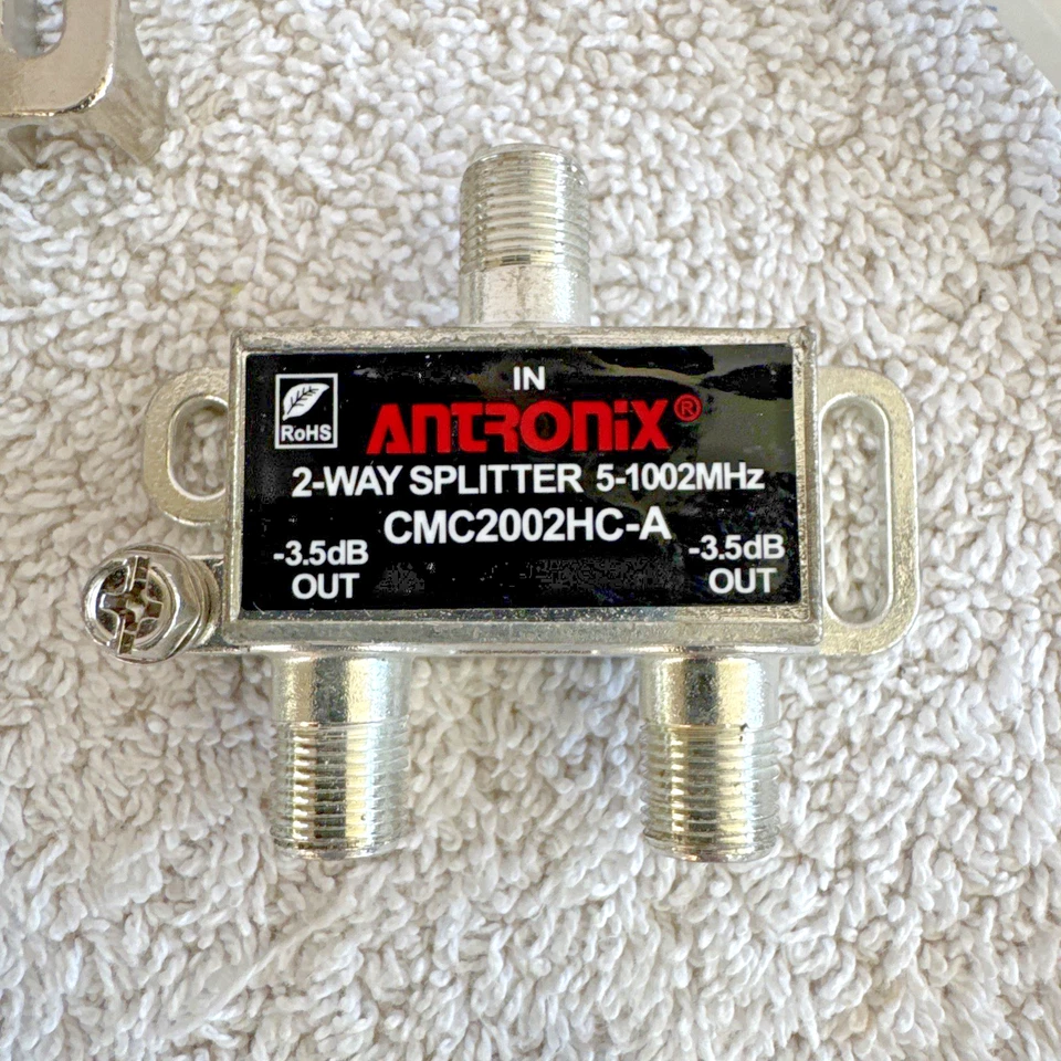 Antronix MRA1-15/AC Coaxial Cable Amplifier w/ Power Adapter / Splitter / Cables - Image 4 of 4
