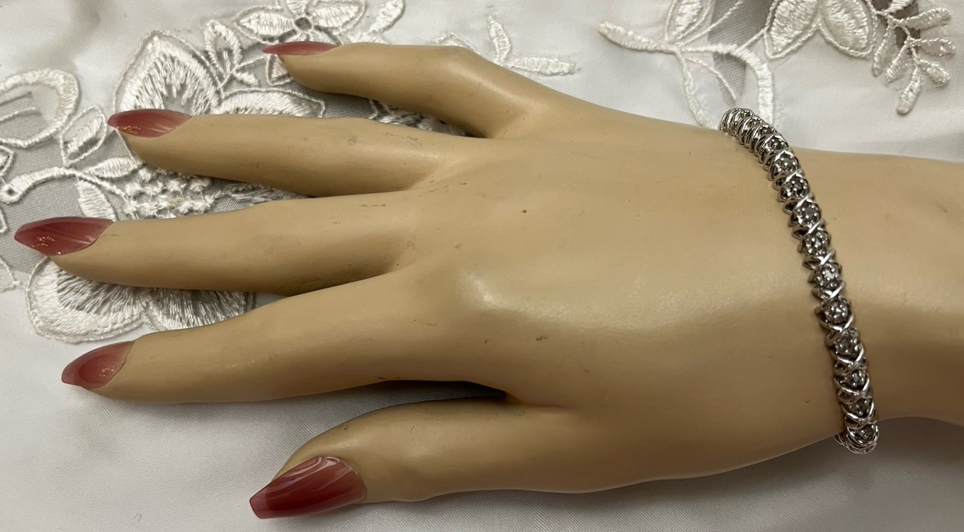 Kiss’s w 35 Stimulant Diamonds /CZ   Tennis Bracelet .925 Sterling Sliver