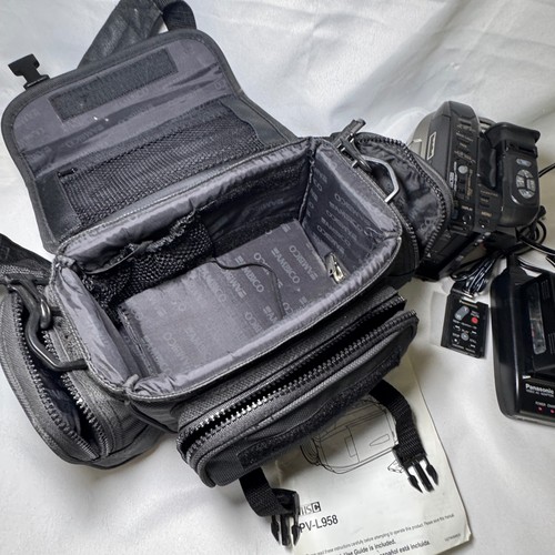 Panasonic Palmcorder PV-L958 VHS-C Camcorder PalmSight Bundle Bag Remote Manual - Bild 5 von 7