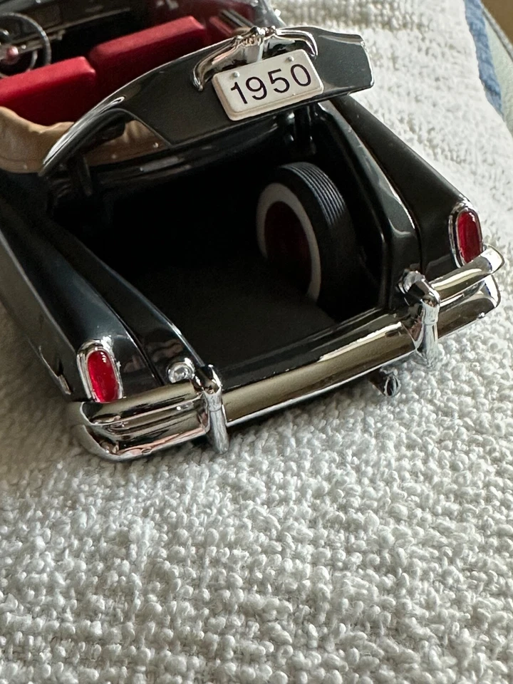 Danbury Mint 1950 Studebaker Champion Convertible 1/24 Scale - Image 3 of 4