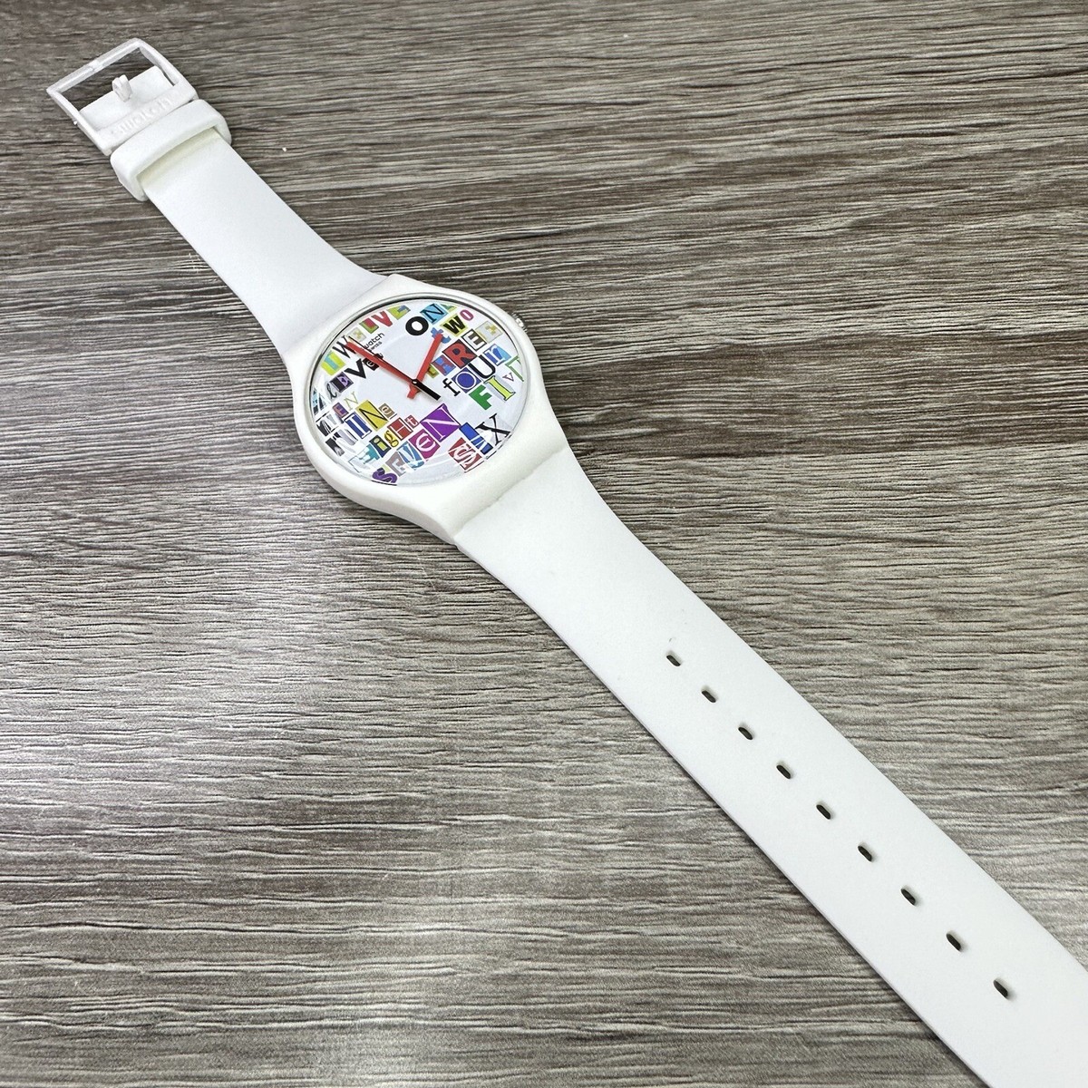 NEW✓LIMITED EDITION✓ Swatch MULTI COLLAGE White Fun 41mm Watch