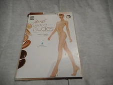 Hanes Women's Perfect Nudes Stockings Small NUDE 5
