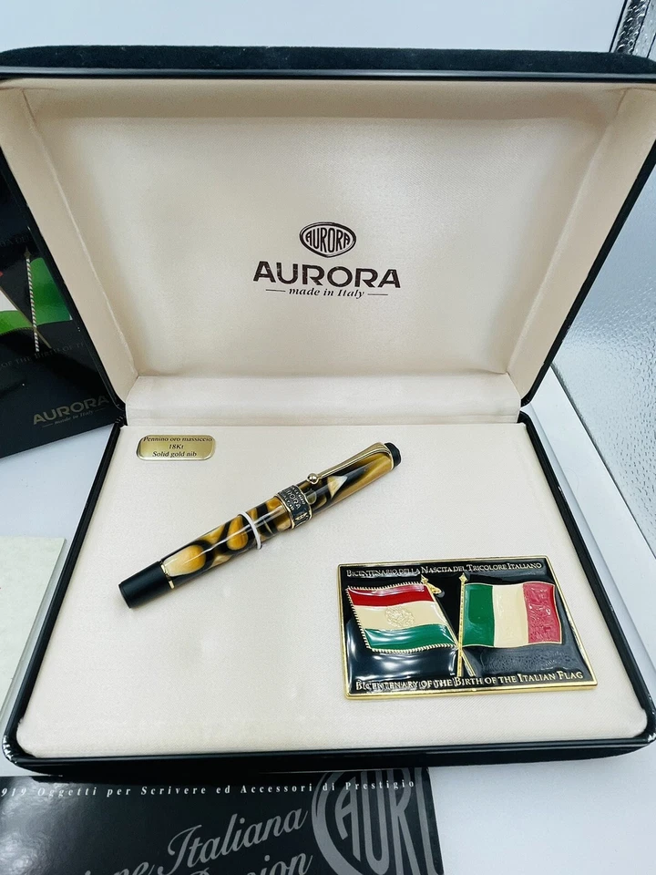Pluma Estilográfica Aurora Italia Bicentenario del Nacimiento de Bandera Italiana Oro 18k Plumín Foto 2 de 4