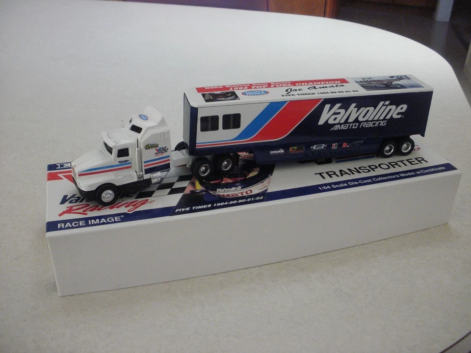 NHRA 1/64 ERTL JOE AMATO 1992 VALVOLINE HAULER COA + STICKER 1/5000 #2749 - Image 4 of 4