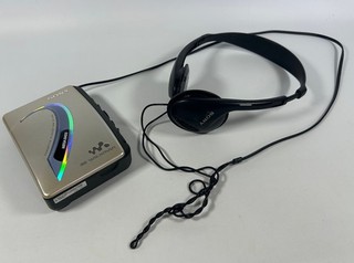 Vintage Sony Walkman WM EX194 AVLS Mega Bass Personal cassette Player Working