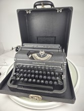 Vintage Underwood Universal Portable Typewriter w/ Case Black Wrinkle 1930s