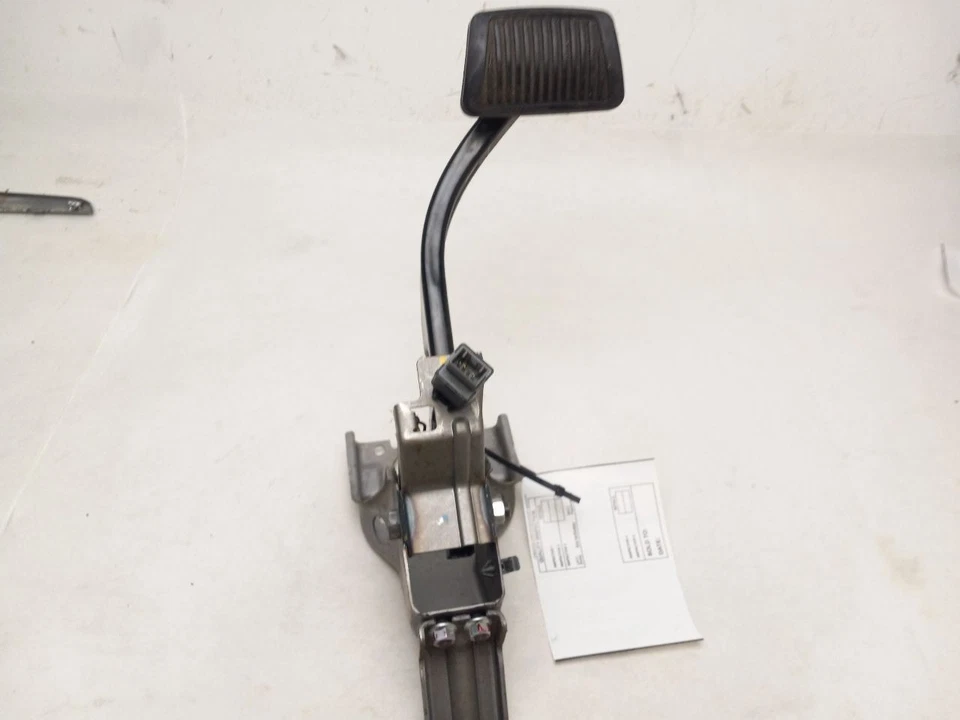 PEDAL FRENO HYUNDAI ELANTRA 2015 Foto 3 de 4