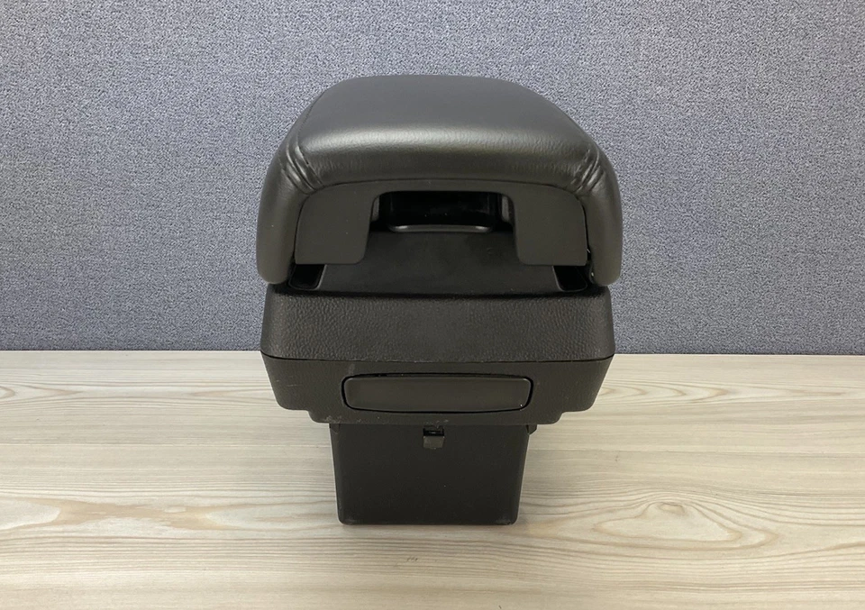 ⭐️Reposabrazos de almacenamiento para consola central trasera Chevy Volt 2011-2015. Cuero negro. OEM. Foto 2 de 4