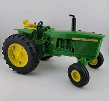 1/16 John Deere 4020 Diesel Tractor Toy Lights and Sounds Play Farm Equipment