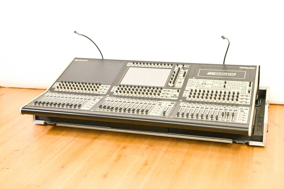 DiGiCo SD8 Digital Mixing Console w/ Waves Card, ST Optical & Road