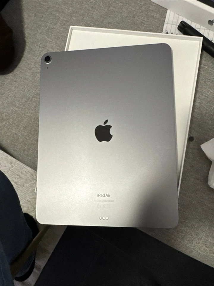 Apple iPad Air (6th generation) · 256GB · Cellular, Foto 2 von 5