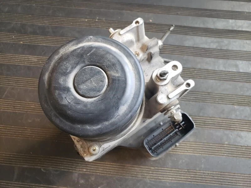 2004-2007 Toyota Highlander ABS Anti-Lock Brake Pump Assembly FWD OEM — 第 4/4 张图片