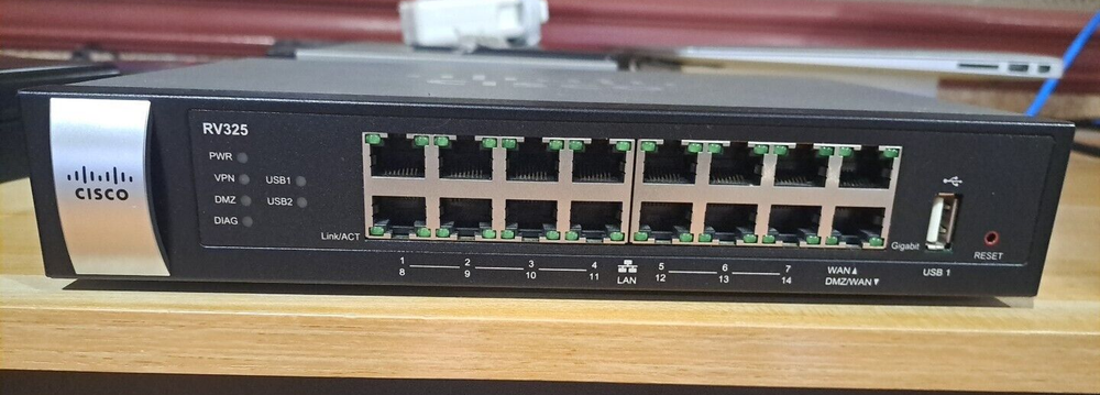 Cisco RV325 - Power Adapter Included - Ear Rack included Cisco RV325 - Power Adapter Included - Ear Rack included