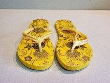 Women's Yellow w/ Golden Floral Design Flip Flops Size L/G 9-10  NEW 