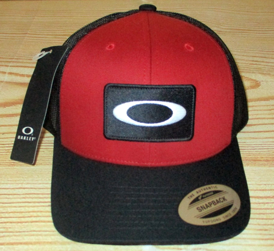 MENS OAKLEY BURGUNDY BLACK CAP SNAPBACK ADJUSTABLE TRUCKER HAT