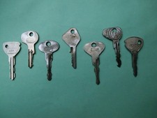 Fahrzeugschlüssel - 7 alte Fahrzeugschlüssel - Zündschlüssel